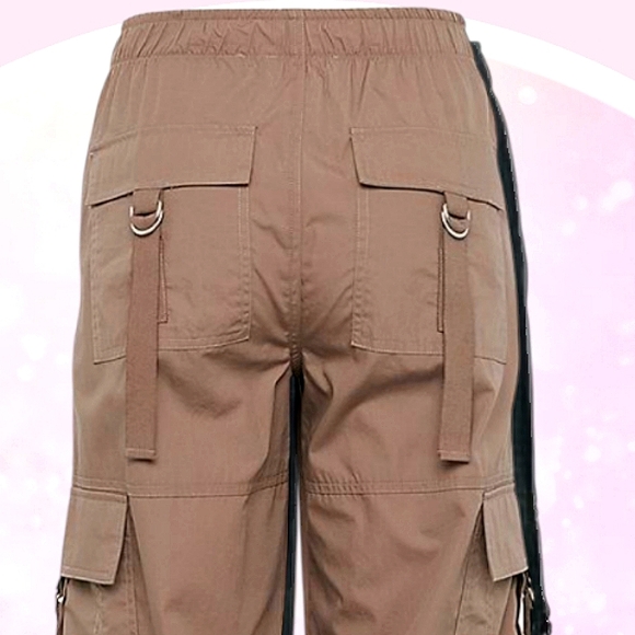 NWT Lightweight XL Cargo Pants with 6 Pockets & Buckle Strap Closures - Picture 13 of 13
